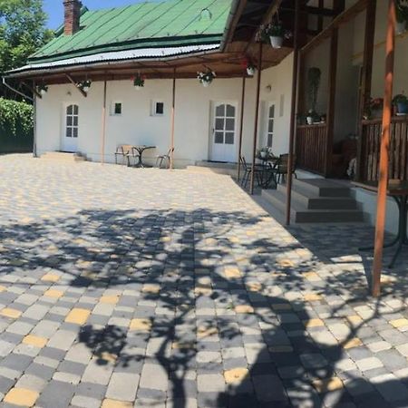 Gelena Гостьовий Двір Uzhhorod Luaran gambar