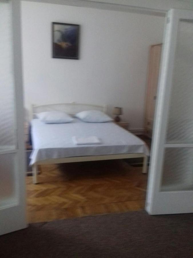 Gelena Гостьовий Двір Uzhhorod Luaran gambar