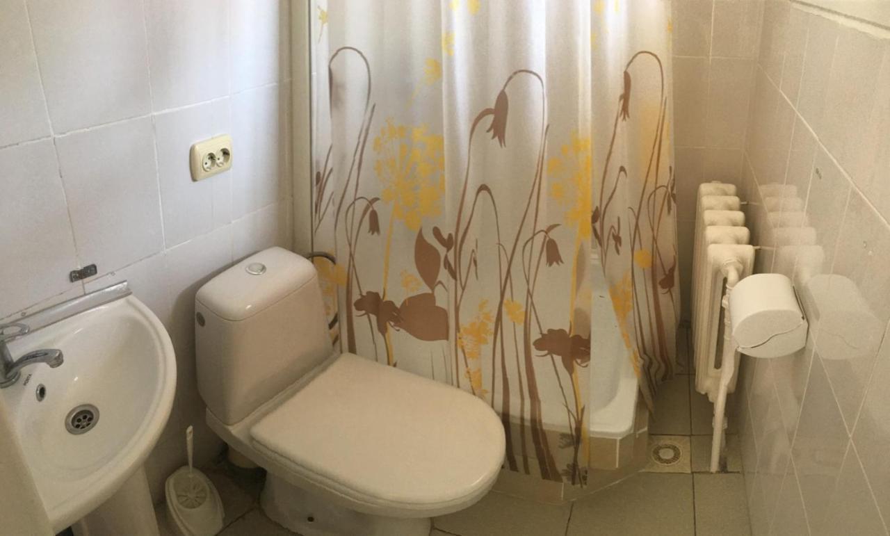 Gelena Гостьовий Двір Uzhhorod Luaran gambar