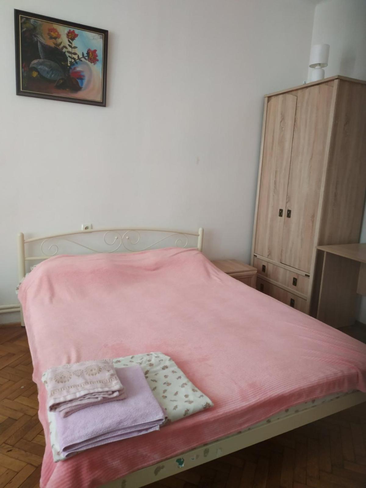 Gelena Гостьовий Двір Uzhhorod Luaran gambar
